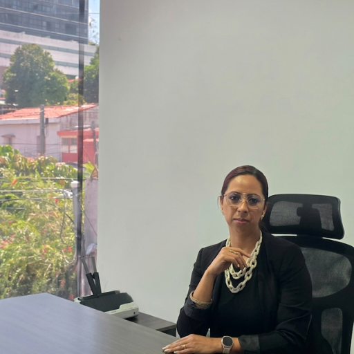 Licda. Miriam Cuéllar - Dirección Ejecutiva - Magna Juris El Salvador
